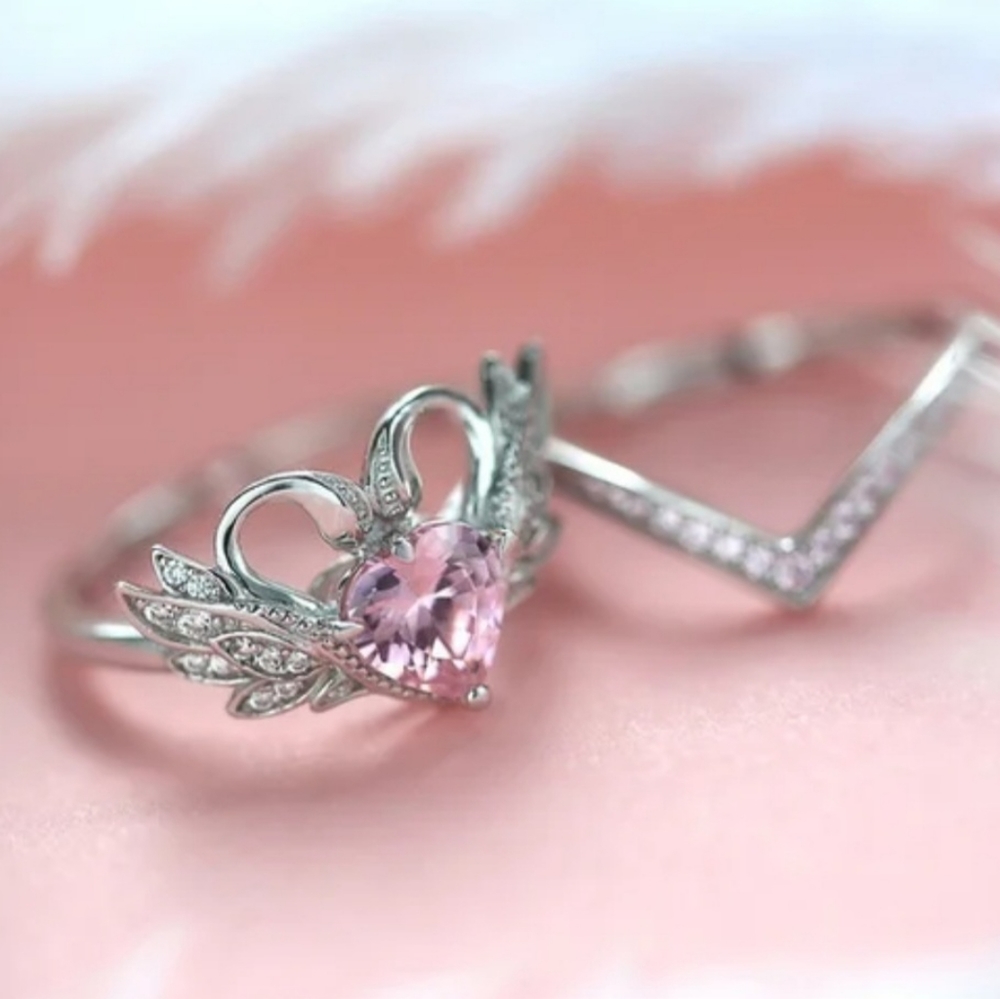 Woman's Ring - Picture 4 of 4